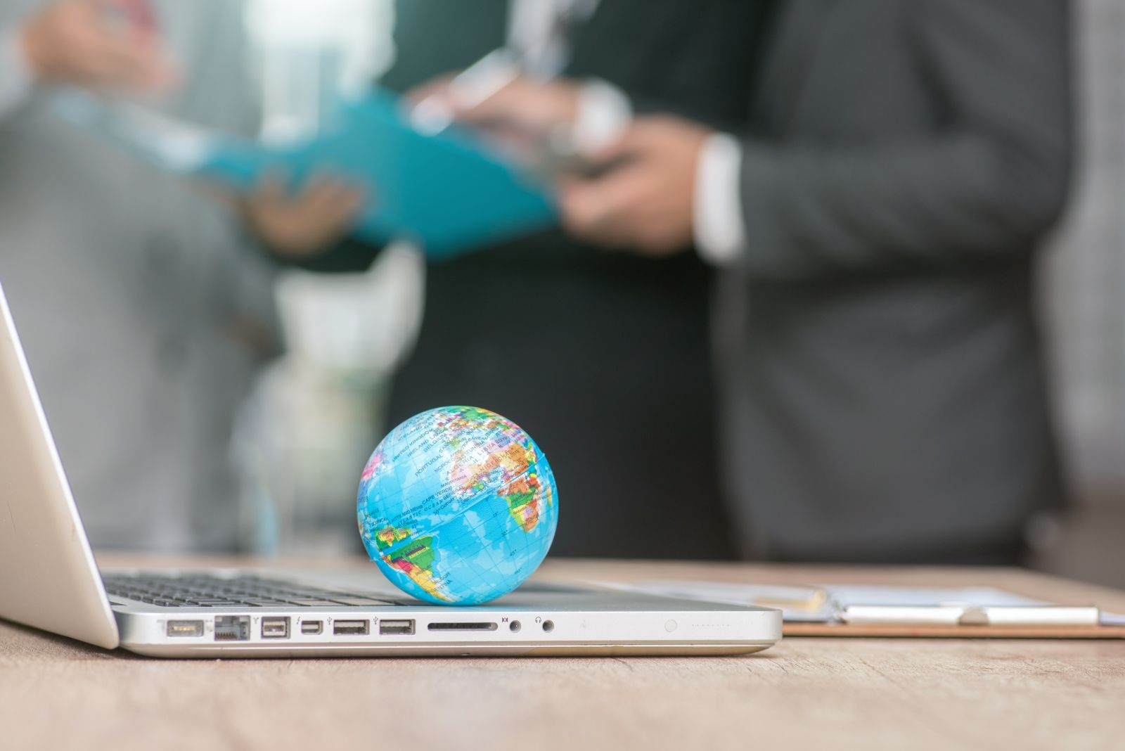 Qlobal Fəaliyyətlərdə Hüquqi Tələblərə Necə Uyğunlaşmaq olar?